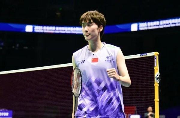 世锦赛女单决赛：陈雨菲9-21山口茜，大比分0-1落后